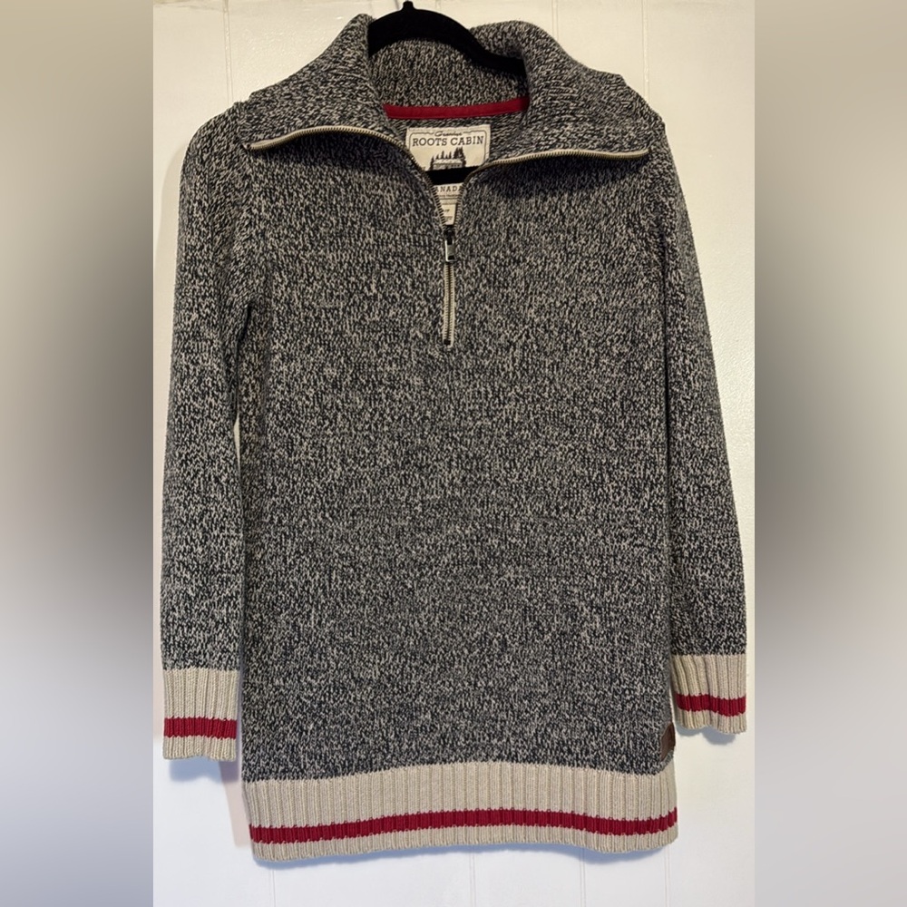 Roots sweater size Small
